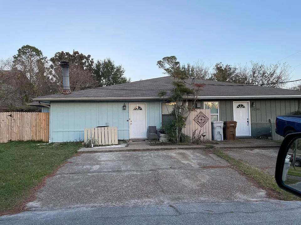 3286 Cypress Ln