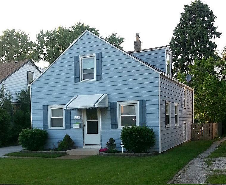 1st image of 2704 W 90th Pl