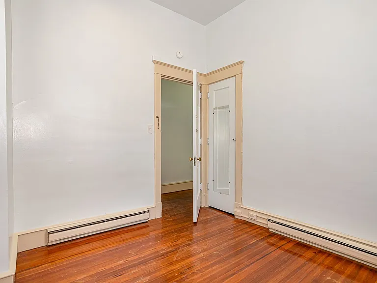 25 W Pomfret St — Photo 18