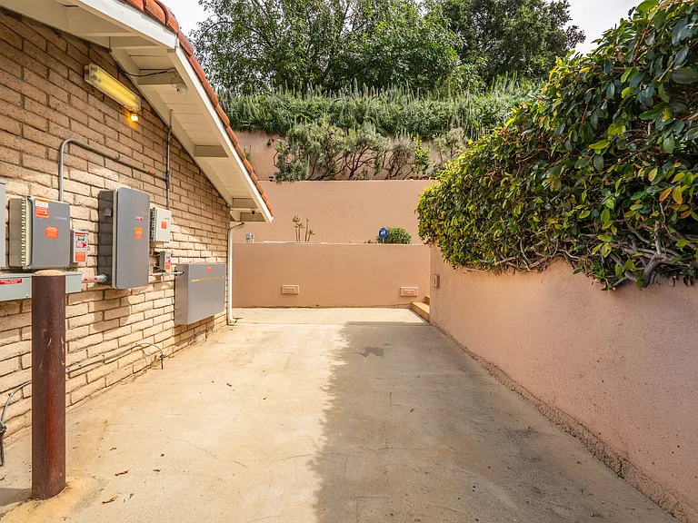 3160 Sepulveda Blvd — Photo 35