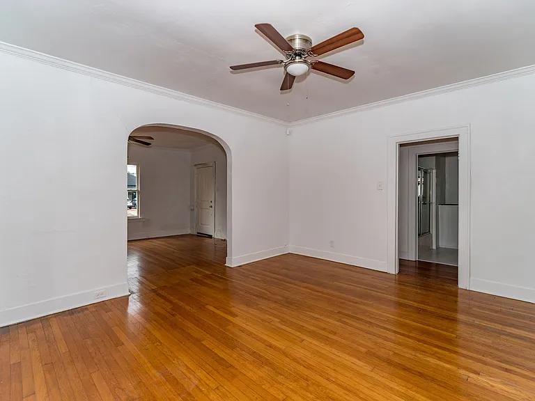 469 E Magnolia Ave — Photo 10