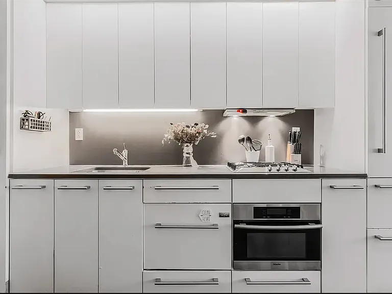 340 E 23rd St #7H — Photo 5