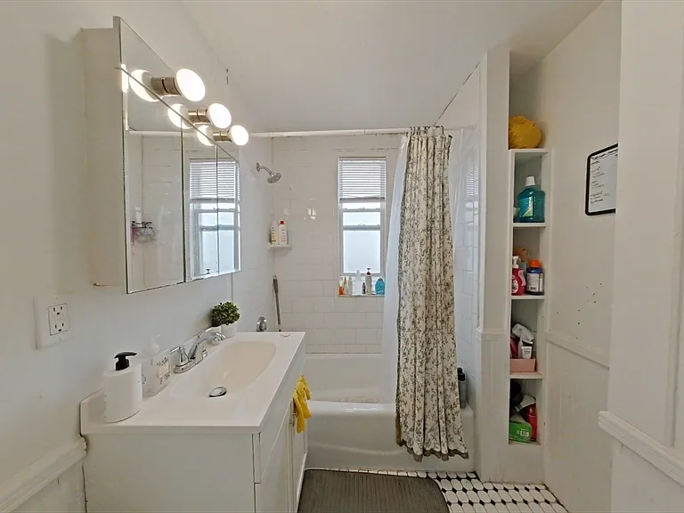 39 Newport St #2 — Photo 3