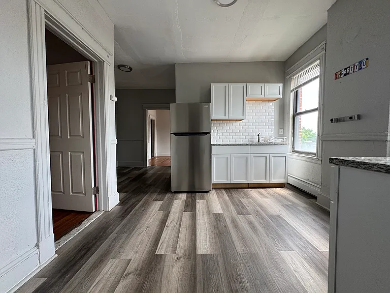 719-725 Wethersfield Ave #3BS — Photo 4