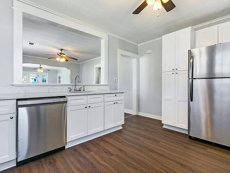 2510 S Carrollton Ave — Photo 5