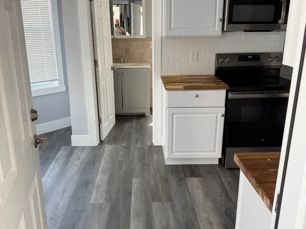 88 Arch St #1E, Fall River, MA 02724