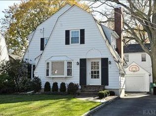 17 Coolidge Ave, White Plains, NY 10606