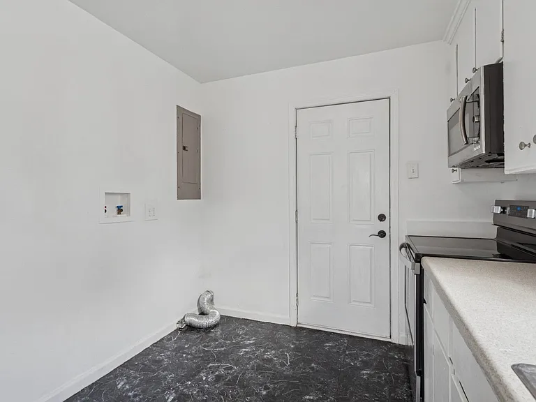 1152 Orcutt Ave — Photo 13