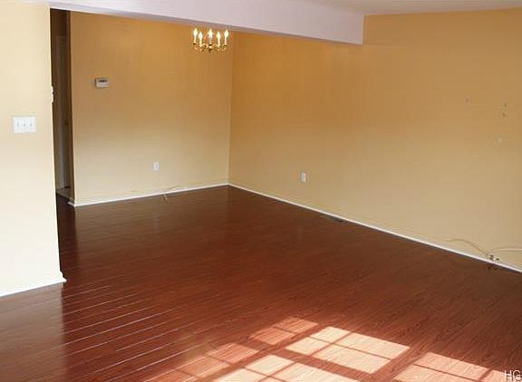 2nd image of 9 Evan Ct