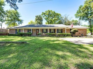 1084 S Main St, Rusk, TX 75785