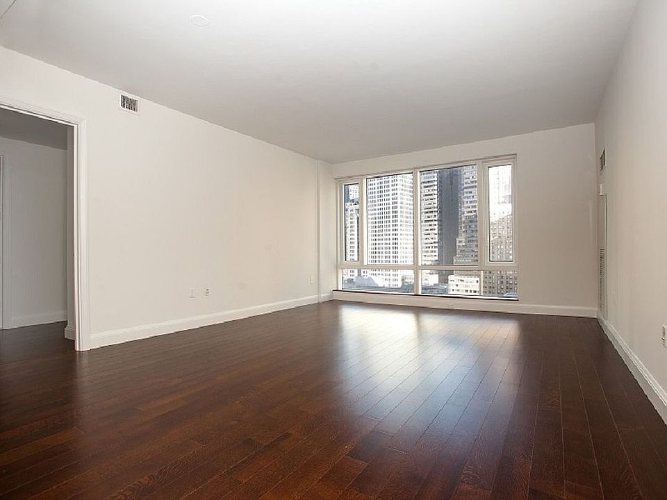 1st image of 70 Little St W #16G