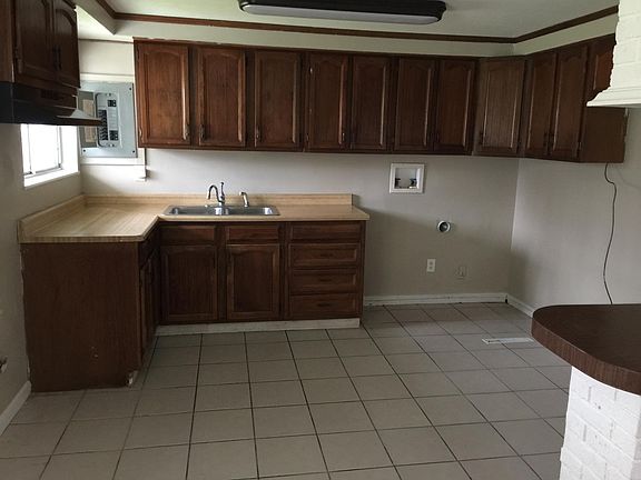 3rd image of 2236 Bushwick Dr