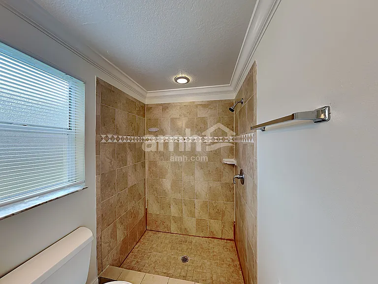989 Little Creek Rd — Photo 13