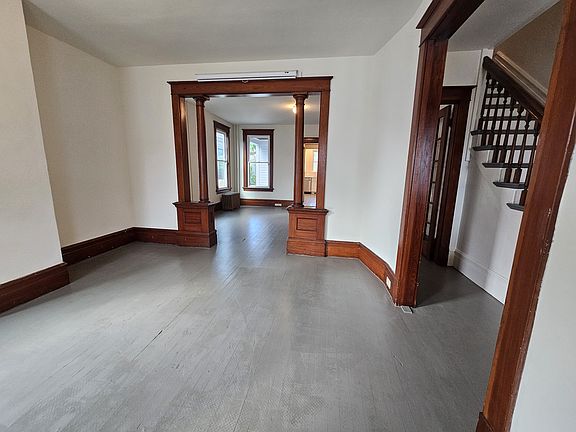 5th image of 161 Green St