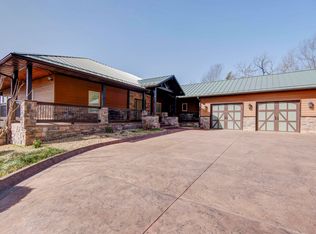 39 Maduro Dr, Kimberling City, MO 65686