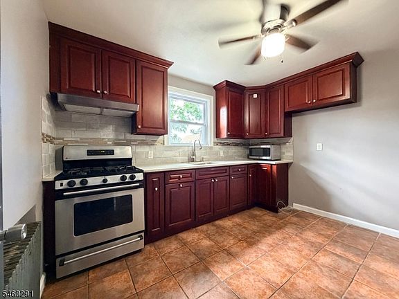 4th image of 614 Mola Blvd