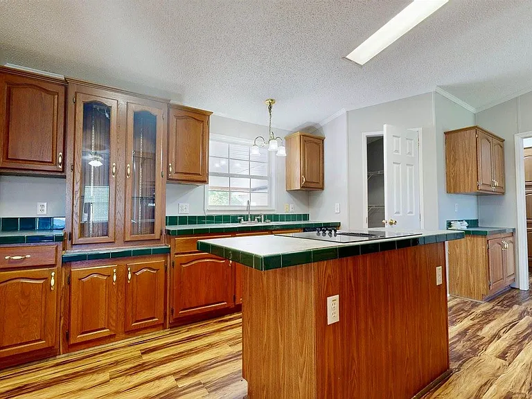 6498 Central Ave — Photo 2