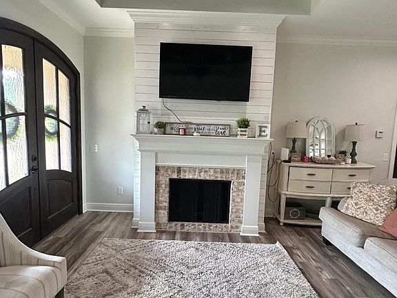 3rd image of 10183 Shallow Creek Dr