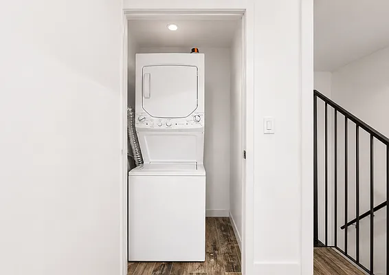 Laundry, photo 1
