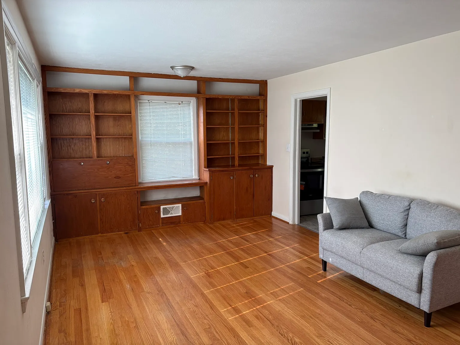 Cave Spring House — Photo 2