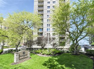 12500 Edgewater Dr APT 804, Lakewood, OH