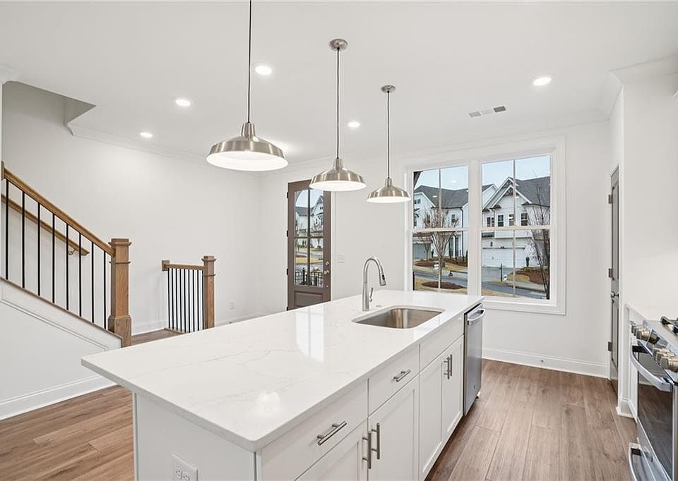 1st image of 656 Skytop Dr #145
