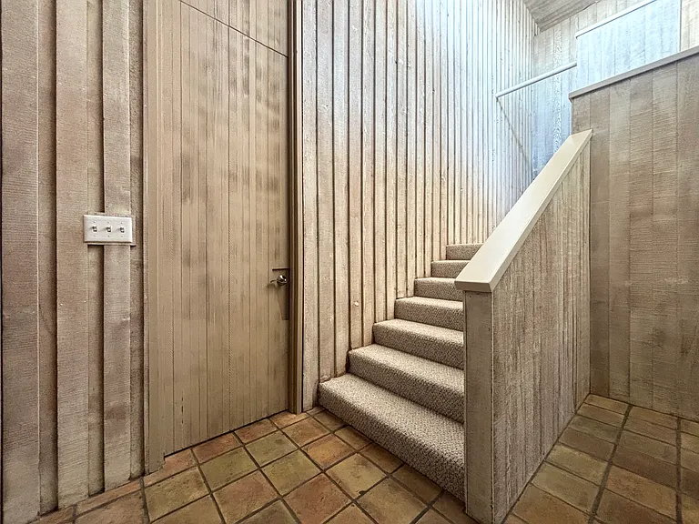 653 Bayview Dr — Photo 23