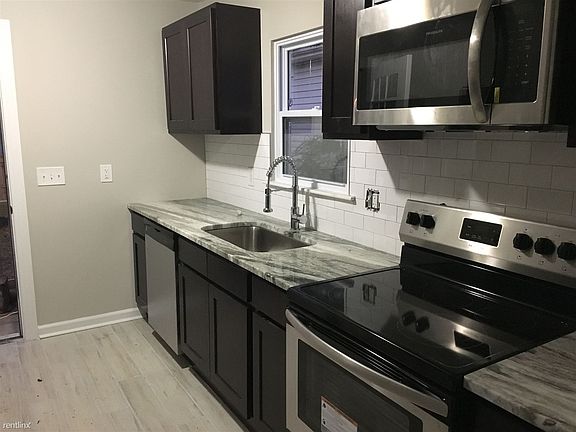 4D3C6879-B547-4DE1-B549-F3117AA57321