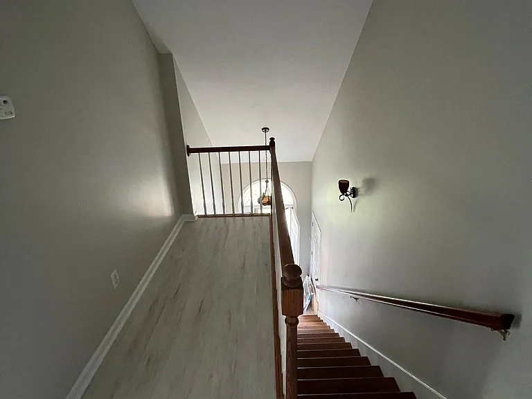 321 Maryland Ave — Photo 12