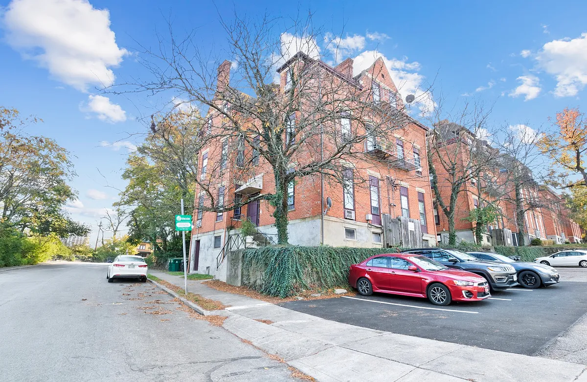 Building Photo - 2148 Saint James Ave #2154