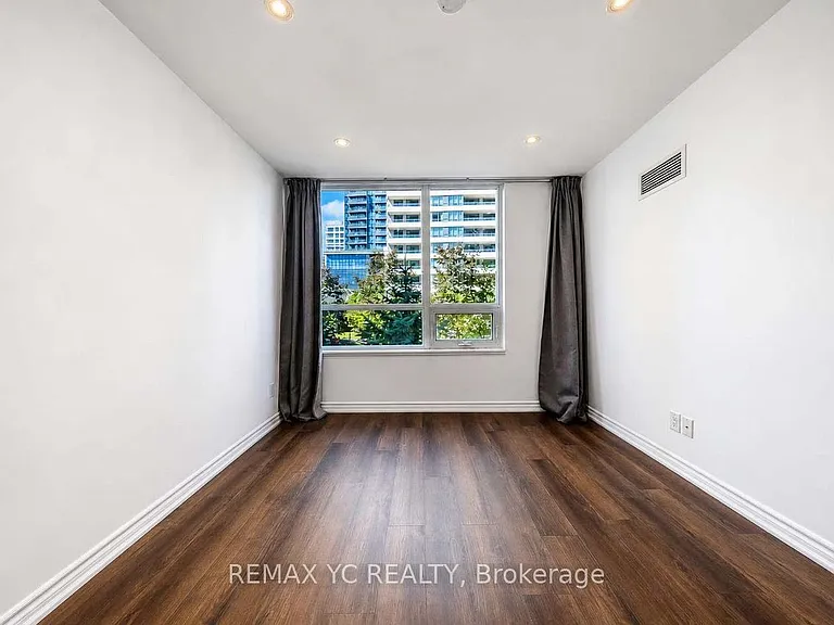 35 Hollywood Ave #216 — Photo 10