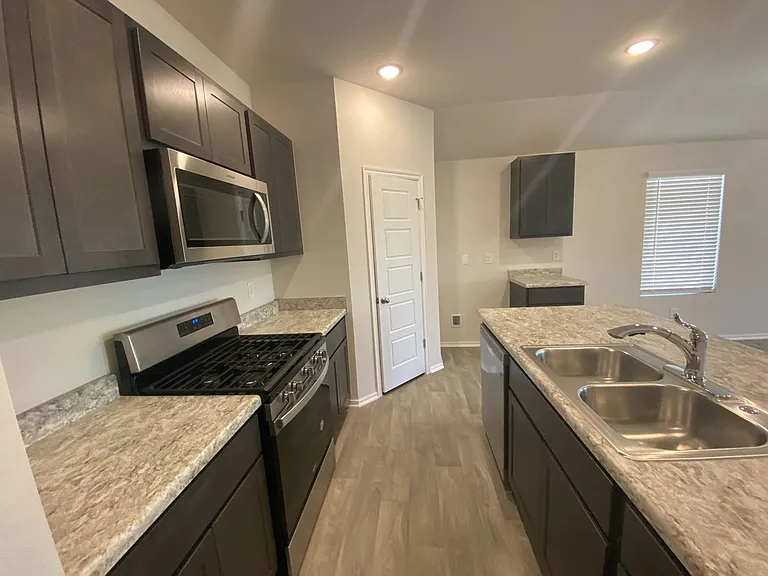9512 Squire Ln — Photo 5