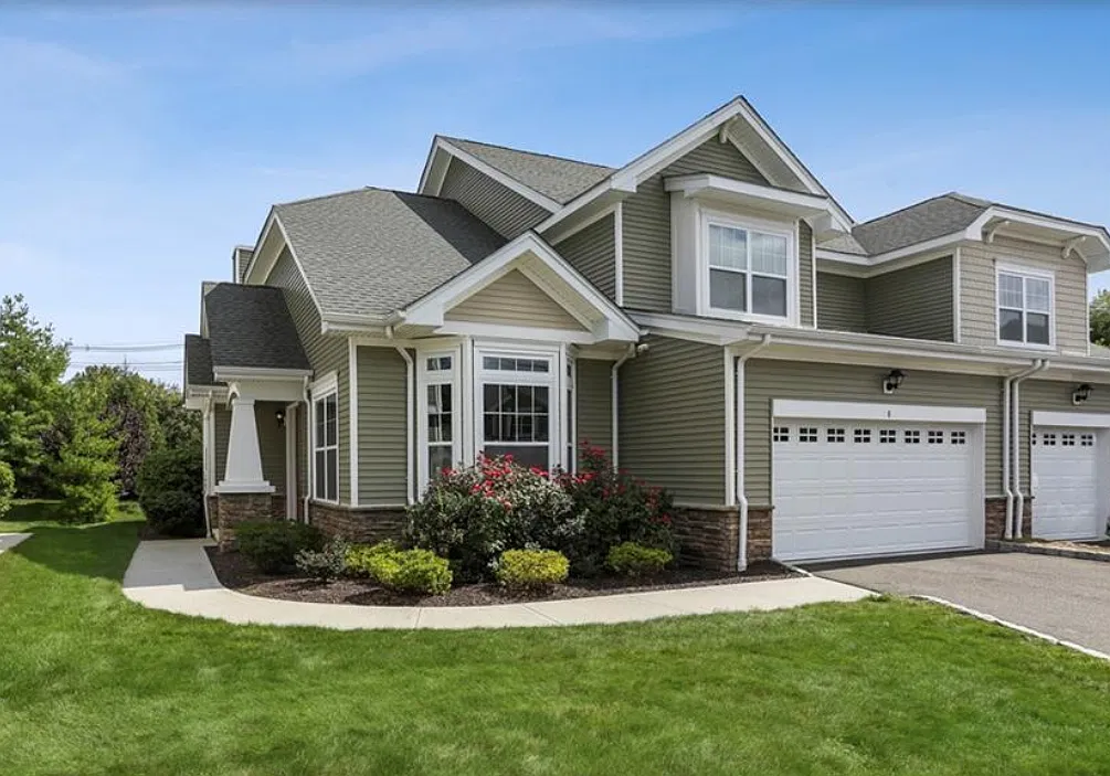 3 bed, 3.5 bath, 2895 sqft, $4,500 — Photo 1