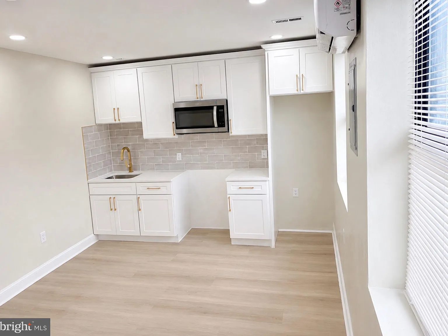 1 bed, 1504 sqft, $1,350 — Photo 3