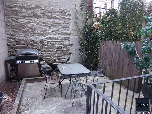 Rented by Bond New York | media 11