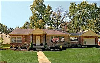 1st image of 10 Pricemont Dr