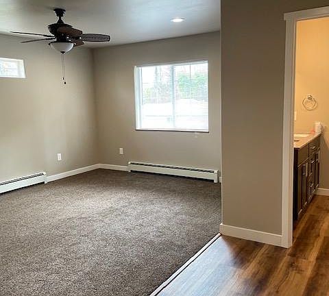 Extra large master bedroom with walk-in closet and private bath room