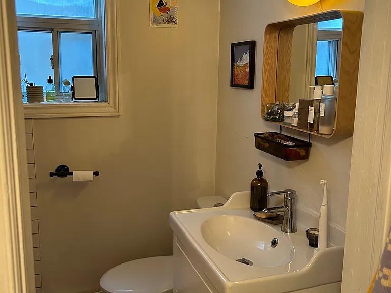 1504 Dufferin St #1 — Photo 7