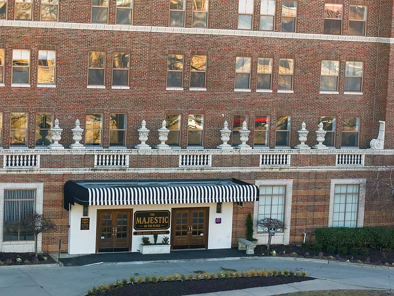 The Majestic on the Plaza — Photo 94