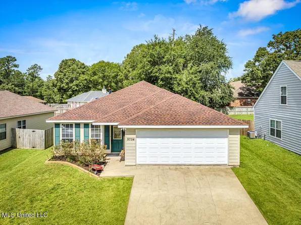 9754 Kaena St, Diamondhead, MS 39525