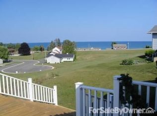 30 Villa Heights Ct, Algoma, WI 54201