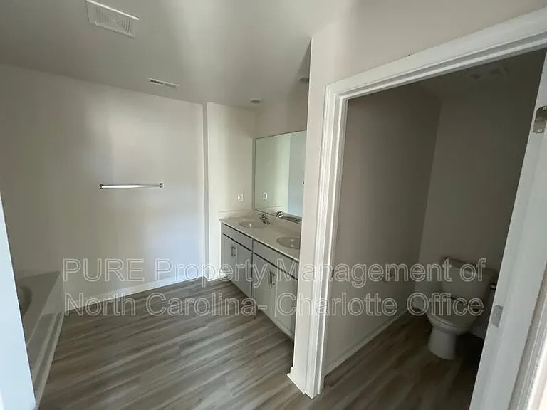 128 Sycamore Springs Dr — Photo 18
