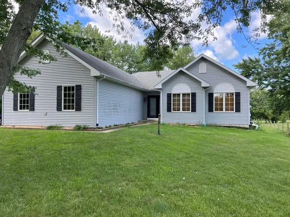 42270 N Center St, Antioch, IL 60002
