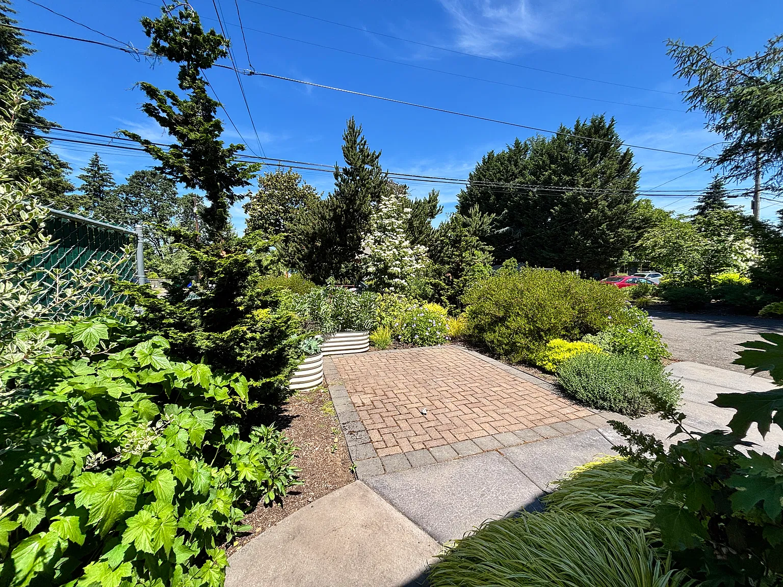 2 bed, 1050 sqft, $2,400 — Photo 3