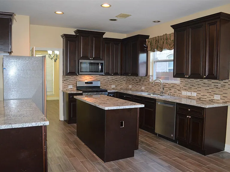 6210 Marble Hollow Ln — Photo 10