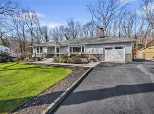 11 Mary St, Miller Place, NY 11764