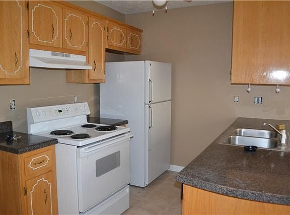 3rd image of 3427 Kingfisher Dr