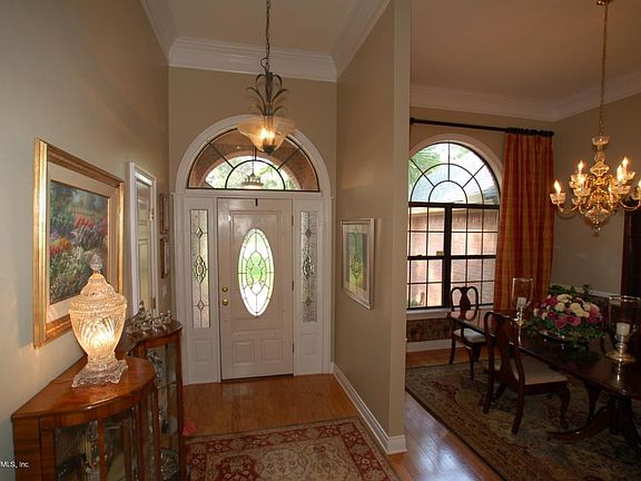 Dining Room & Entrance