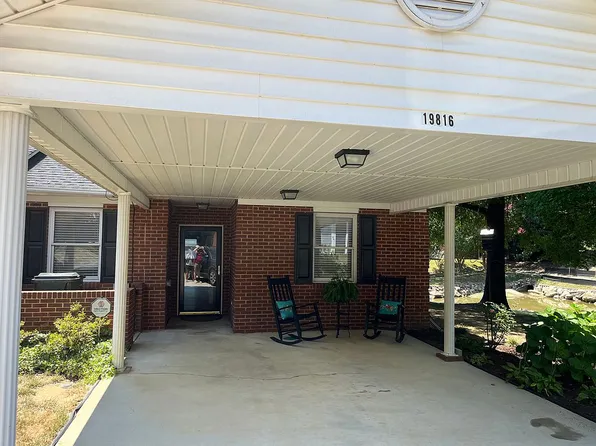 19816 Oak Leaf Cres, Cornelius, NC 28031