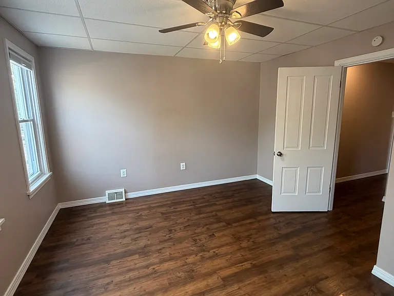 252 E Louther St — Photo 16